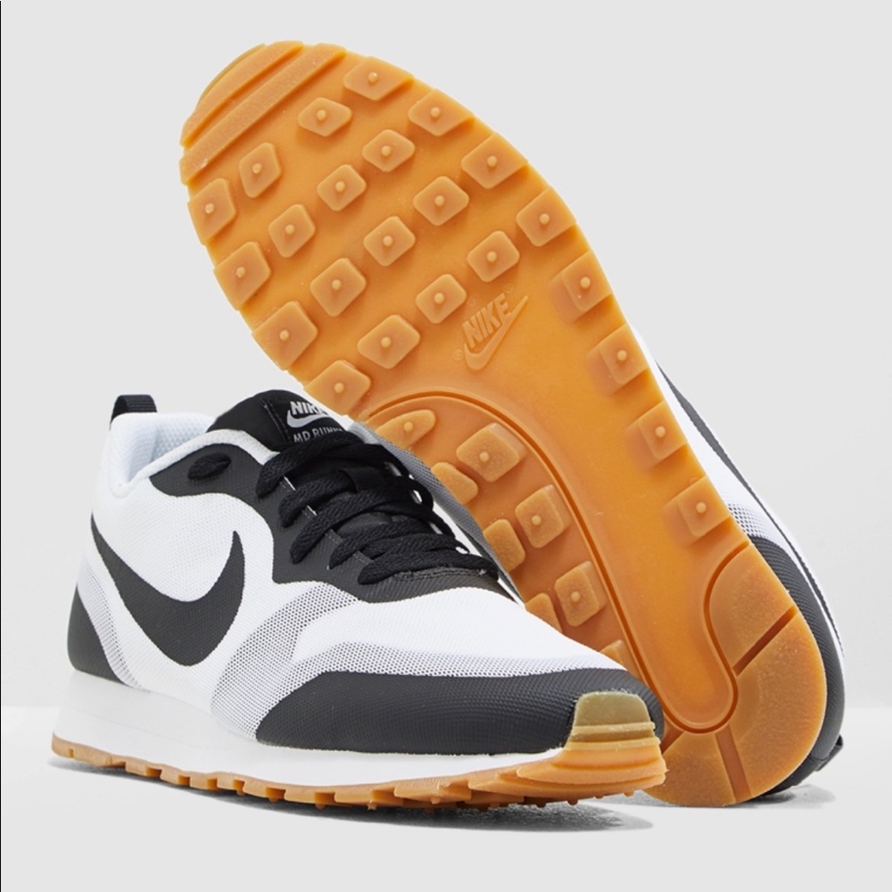 Nike MD Runner 2 19 White/Black Size 9.5